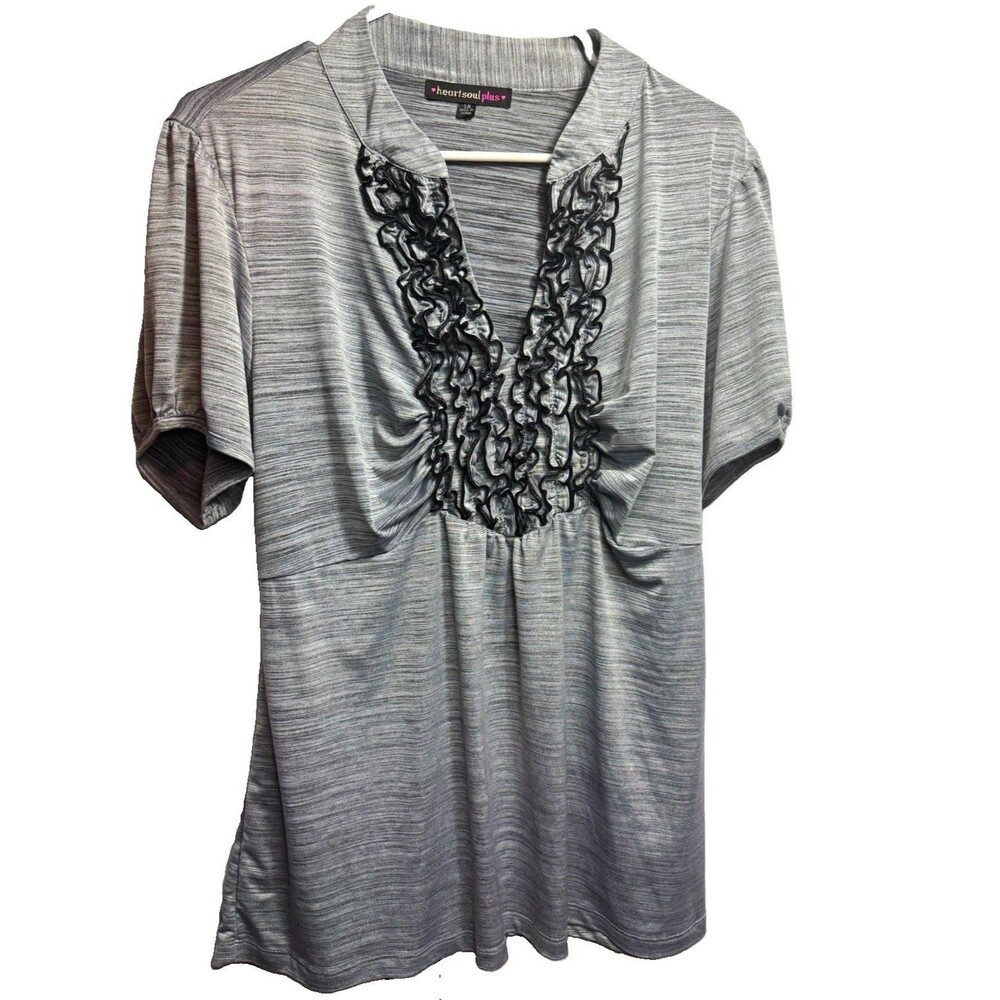 HeartSoul Women’s 1X Plus Gray Solid Knit V-Neck Ruffle Short Sleeve Top